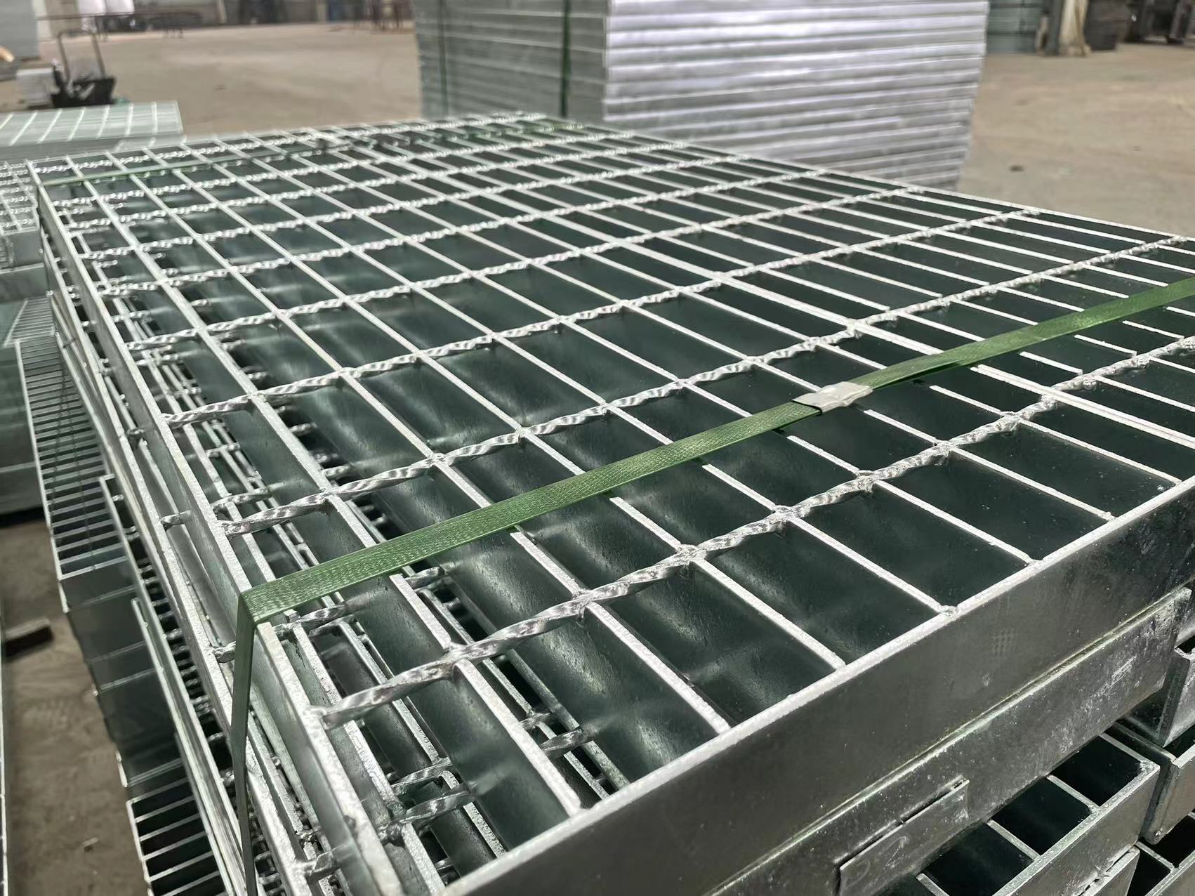 熱鍍鋅鋼格柵板  熱鍍鋅鋼格柵板